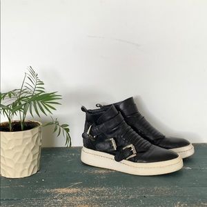 Wishbone by Browns High Top Fashion Sneaker